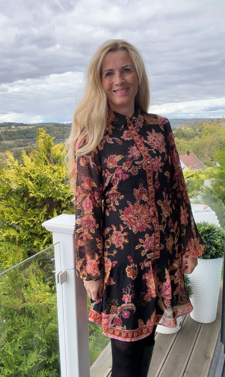 VIPRAYA O-NECK LS PRINTED SHORT DRESS/LN